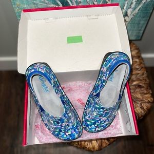 Women's Alegria Debra Clogs size 8.5